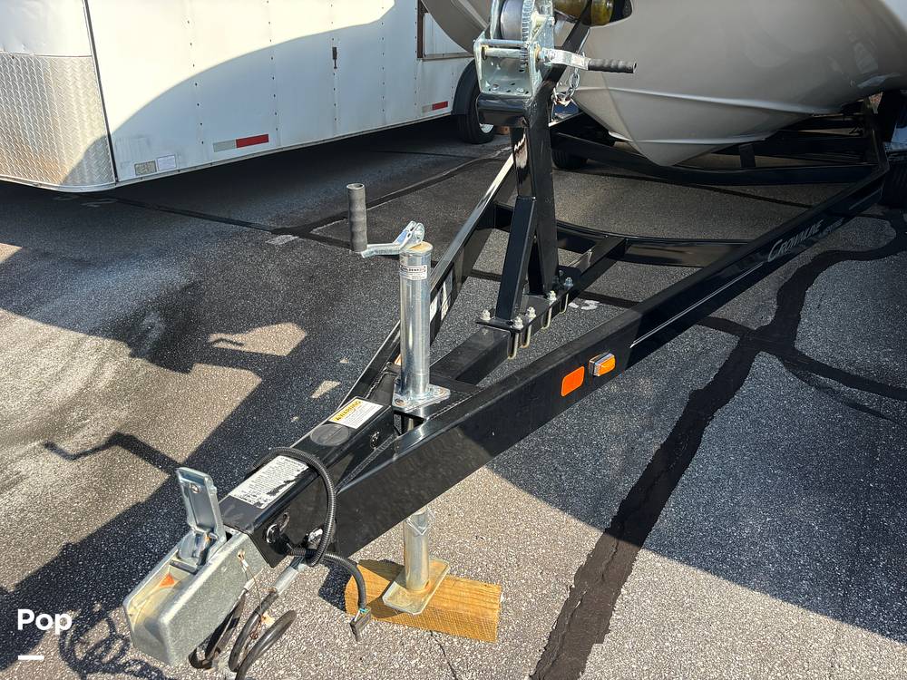 Slide: The Image of Crownline E255 2022 - 14789470