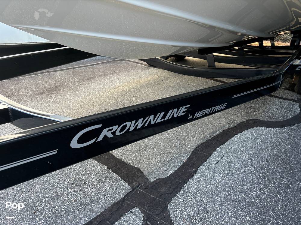 Slide: The Image of Crownline E255 2022 - 14789471