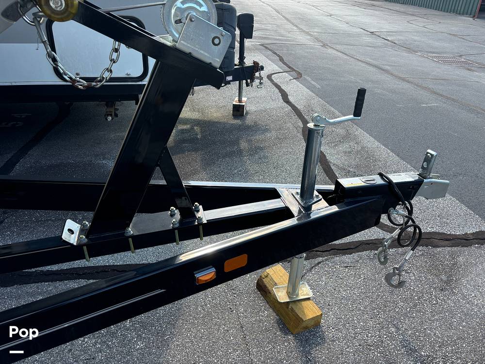 Slide: The Image of Crownline E255 2022 - 14789476