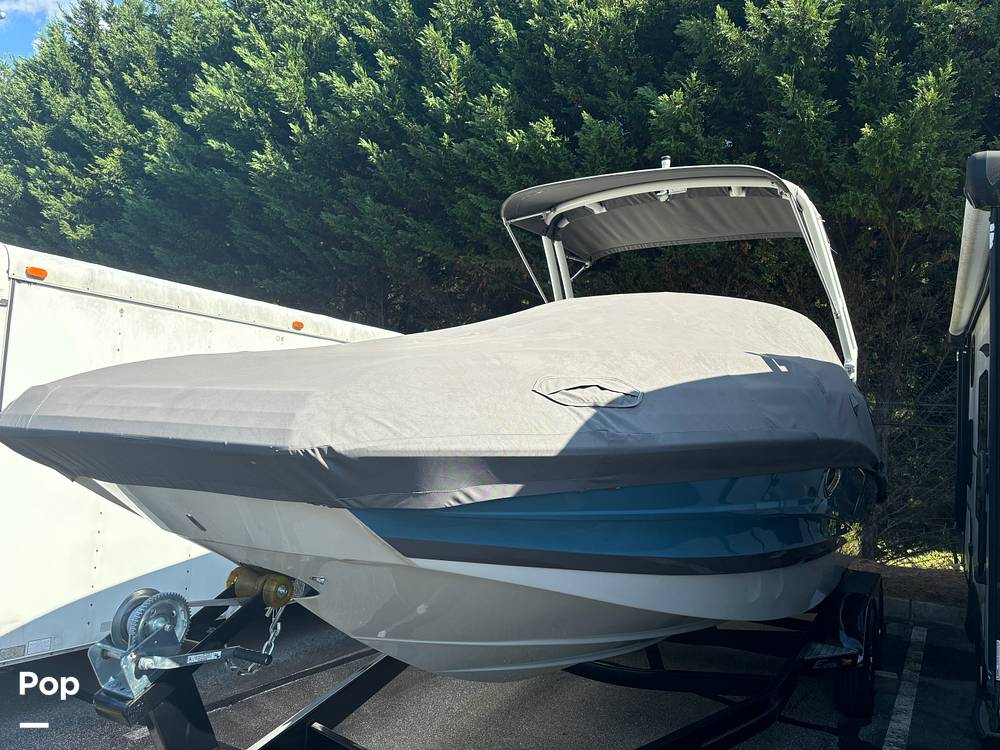 Slide: The Image of Crownline E255 2022 - 14789478
