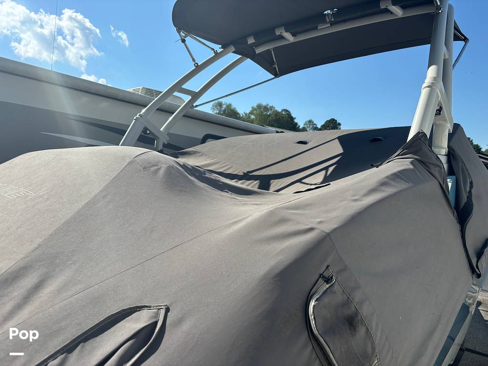 Slide: The Image of Crownline E255 2022 - 14789479