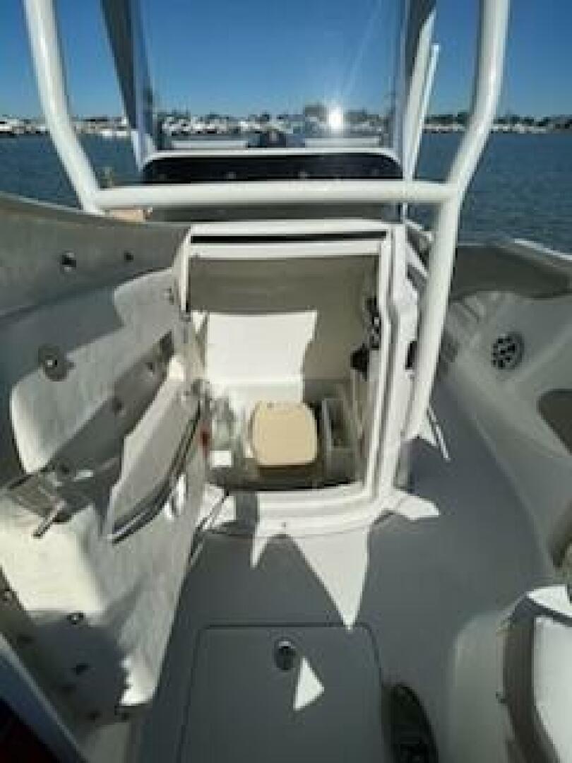 Slide: The Image of Crownline FINSEEKER 2022 - 4867042
