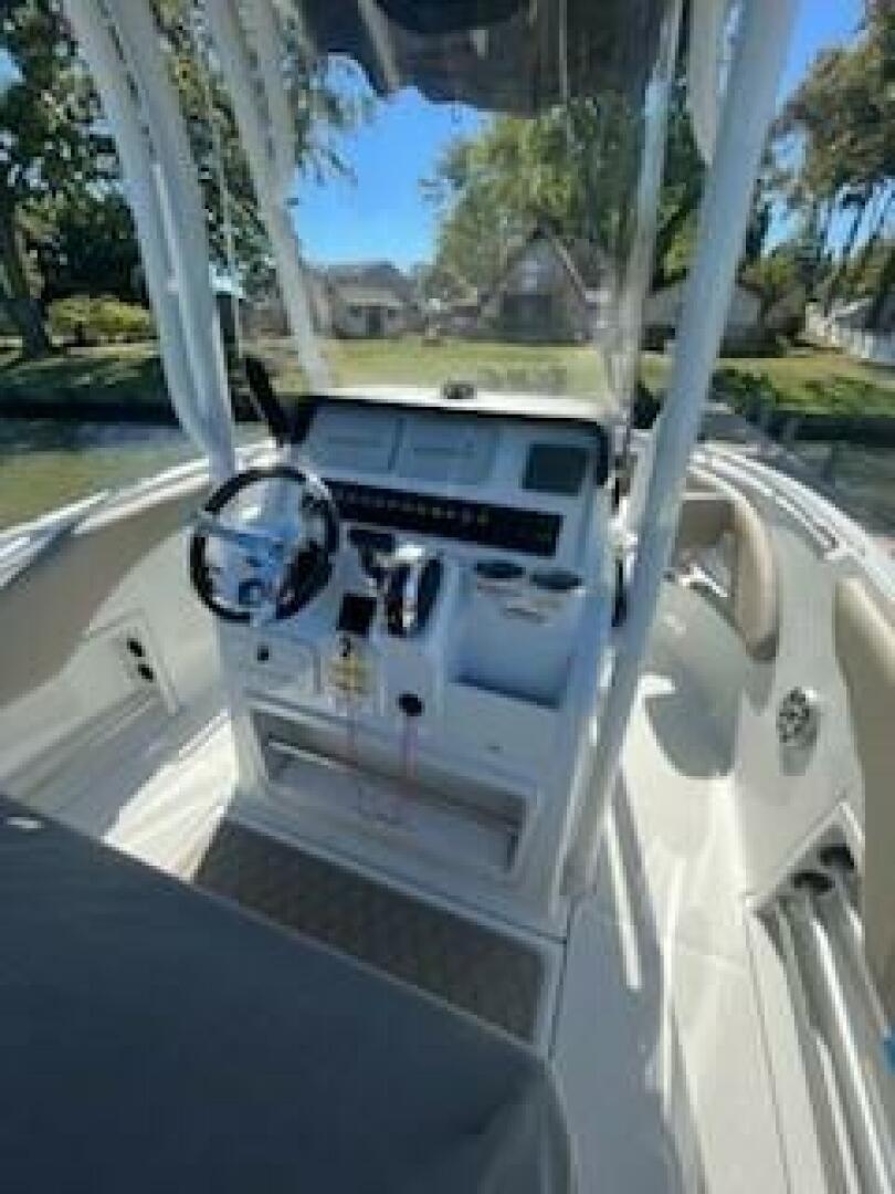 Slide: The Image of Crownline FINSEEKER 2022 - 4867050