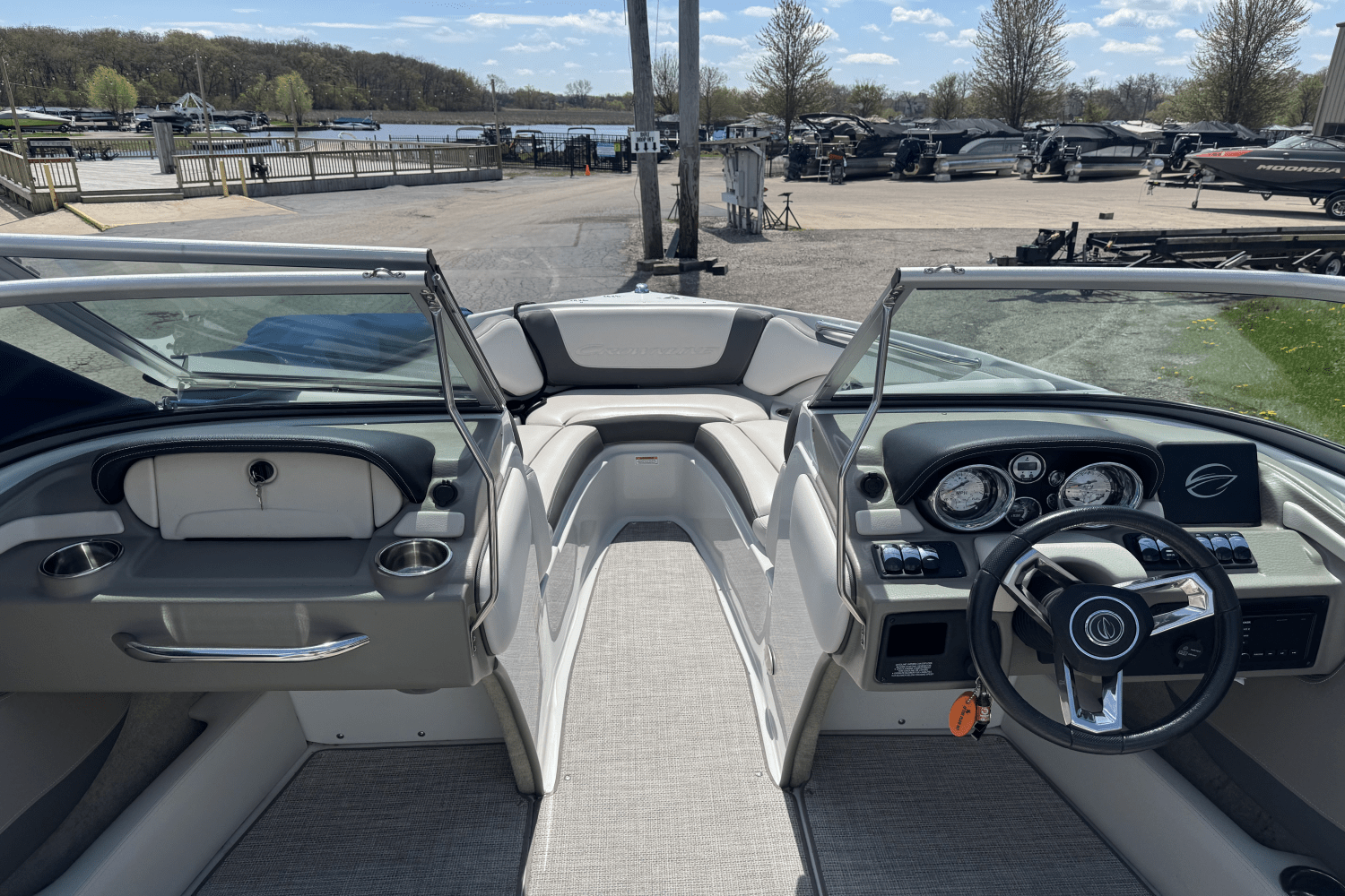 Slide: The Image of Crownline Boats 215SS 2020 - 10