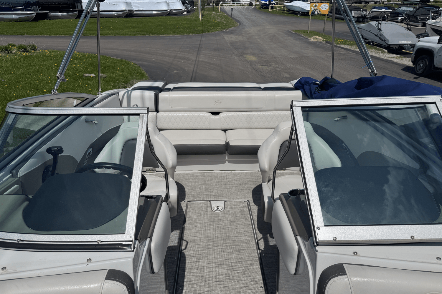 Slide: The Image of Crownline Boats 215SS 2020 - 13