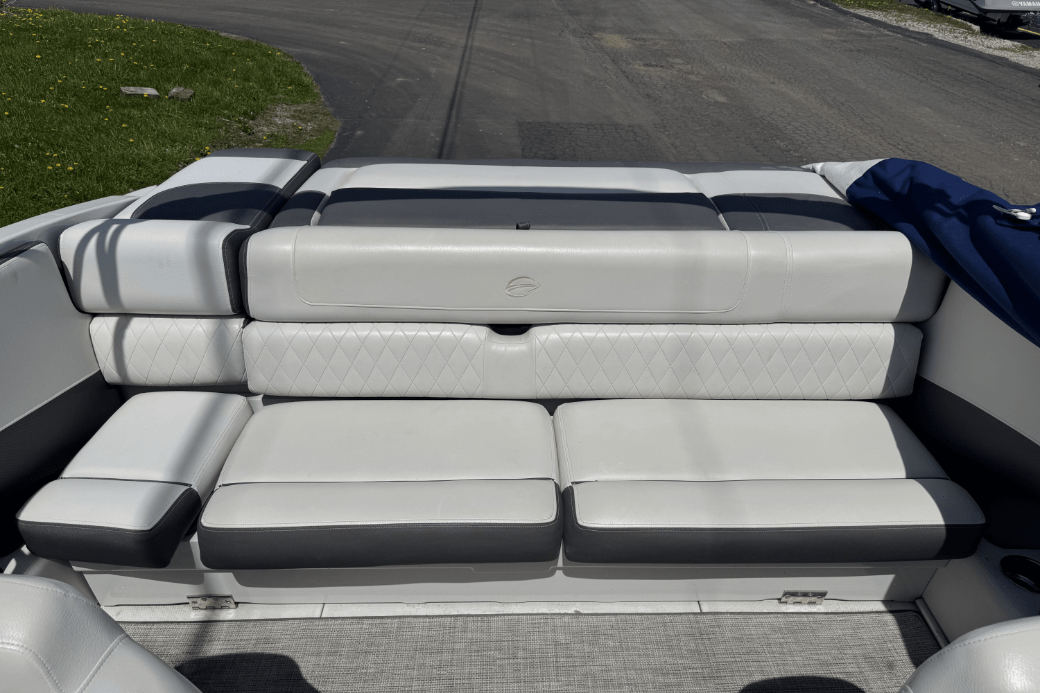 Slide: The Image of Crownline Boats 215SS 2020 - 21
