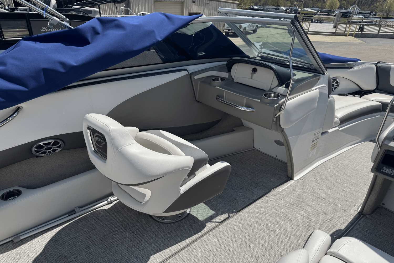 Slide: The Image of Crownline Boats 215SS 2020 - 24
