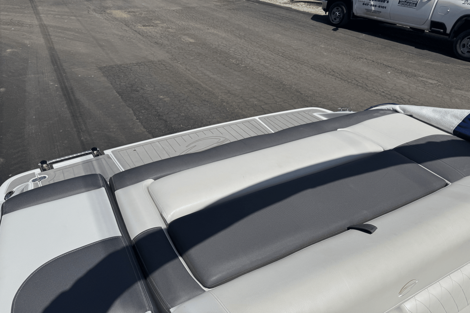 Slide: The Image of Crownline Boats 215SS 2020 - 25