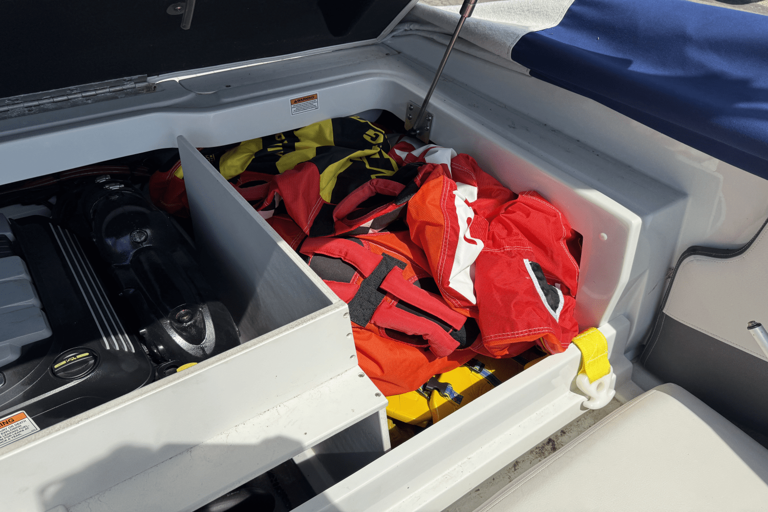 Slide: The Image of Crownline Boats 215SS 2020 - 8