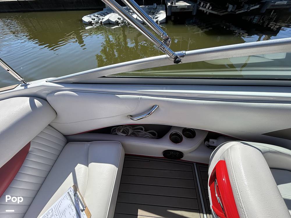 Slide: The Image of Crownline Boats 21 SS 2011 - 15475124