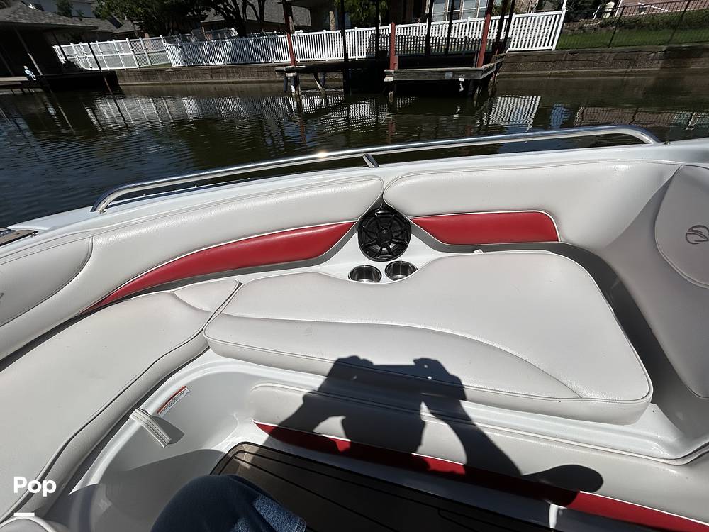 Slide: The Image of Crownline Boats 21 SS 2011 - 15475130