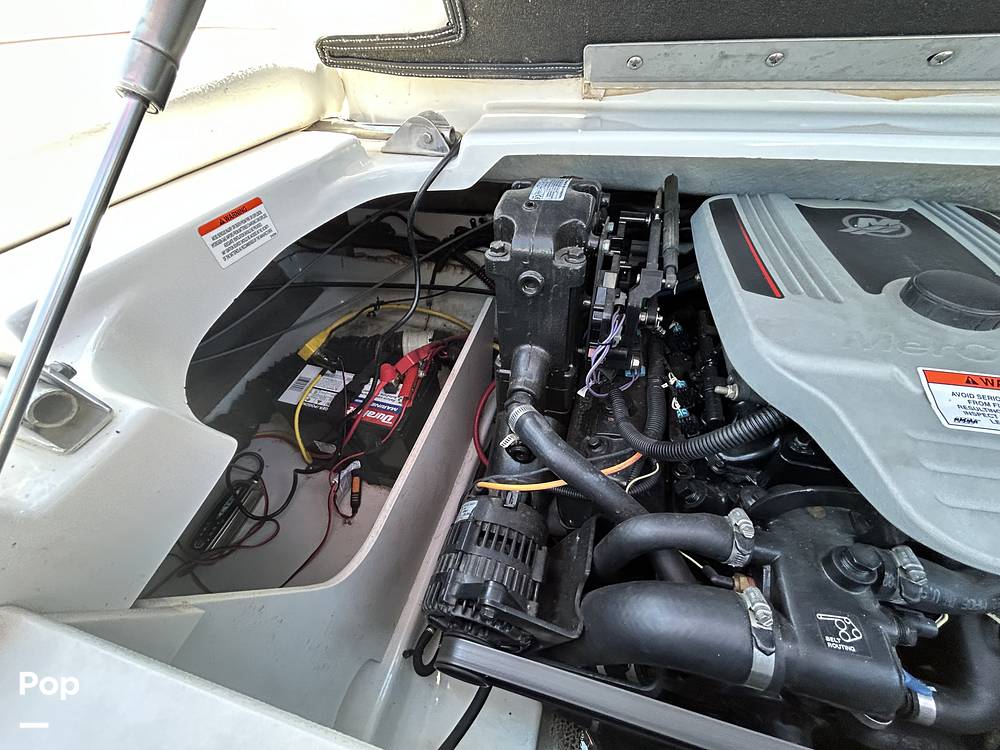 Slide: The Image of Crownline Boats 21 SS 2011 - 15475147