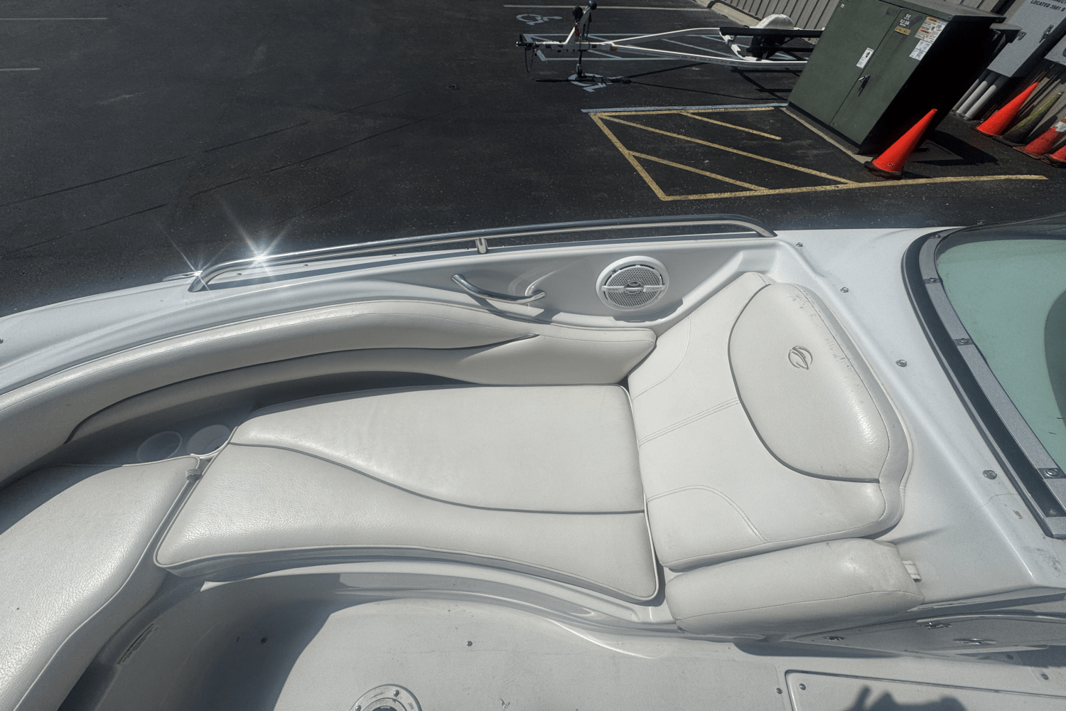 Slide: The Image of Crownline Boats 220 EX 2005 - 11