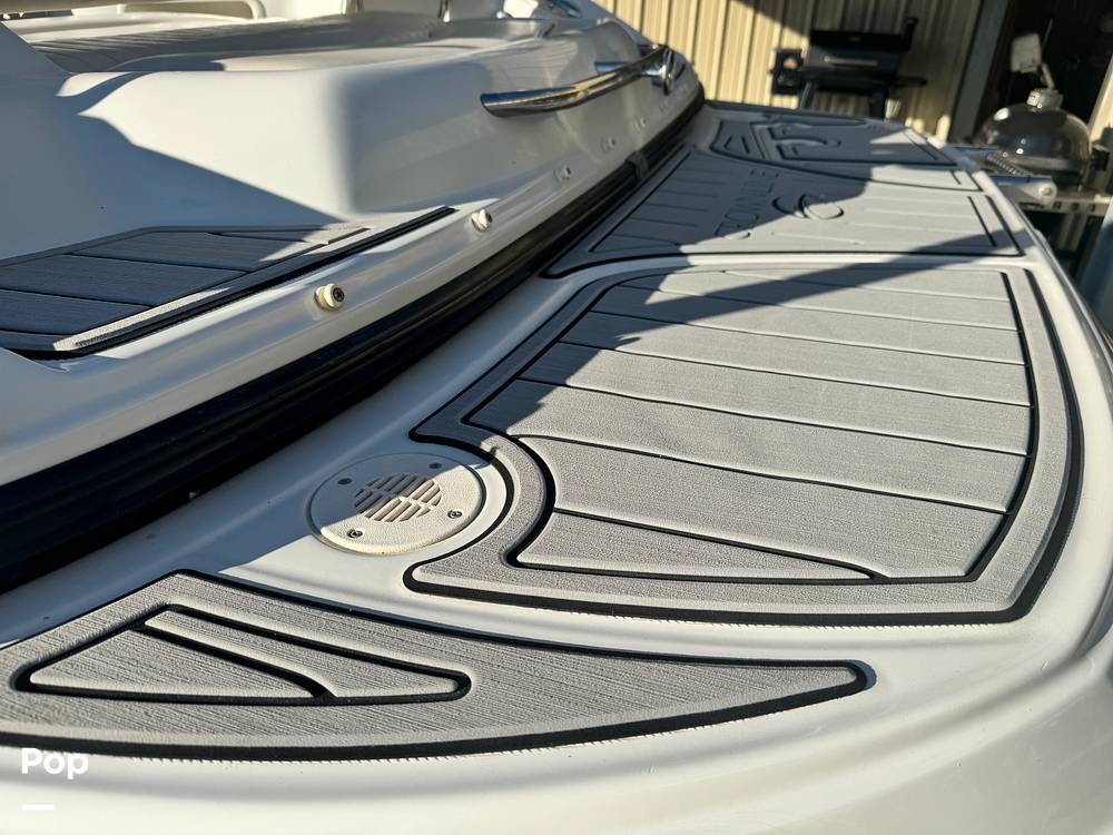 Slide: The Image of Crownline Boats 220 EX 2005 - 13608133