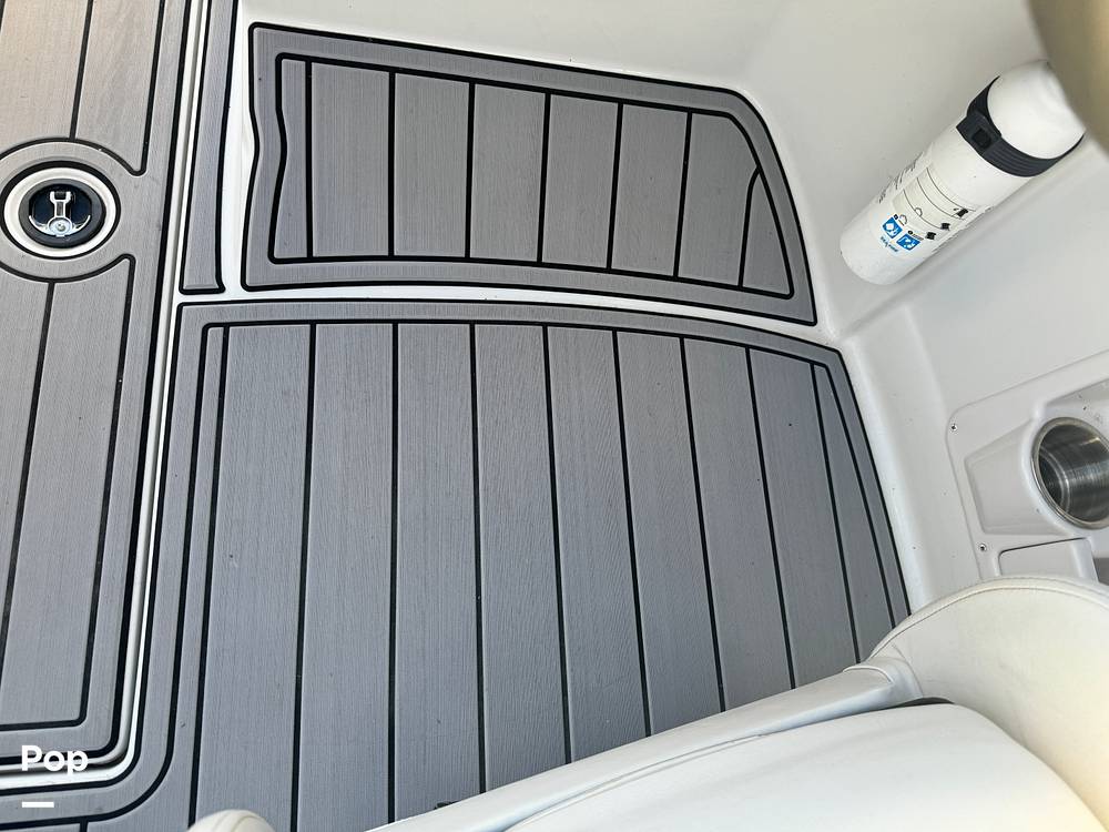 Slide: The Image of Crownline Boats 220 EX 2005 - 13608145