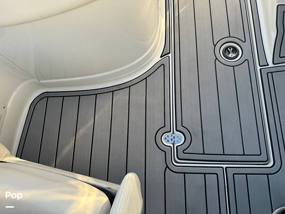 Slide: The Image of Crownline Boats 220 EX 2005 - 13608146