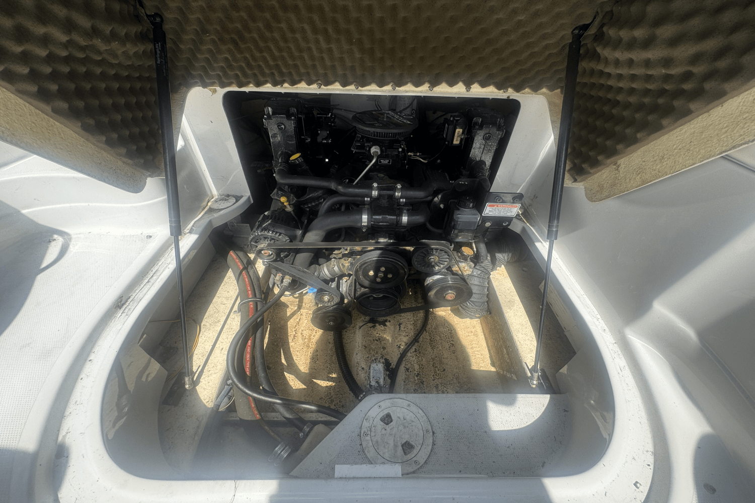 Slide: The Image of Crownline Boats 220 EX 2005 - 29