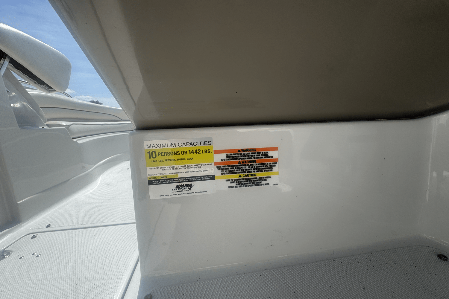 Slide: The Image of Crownline Boats 220 EX 2005 - 30