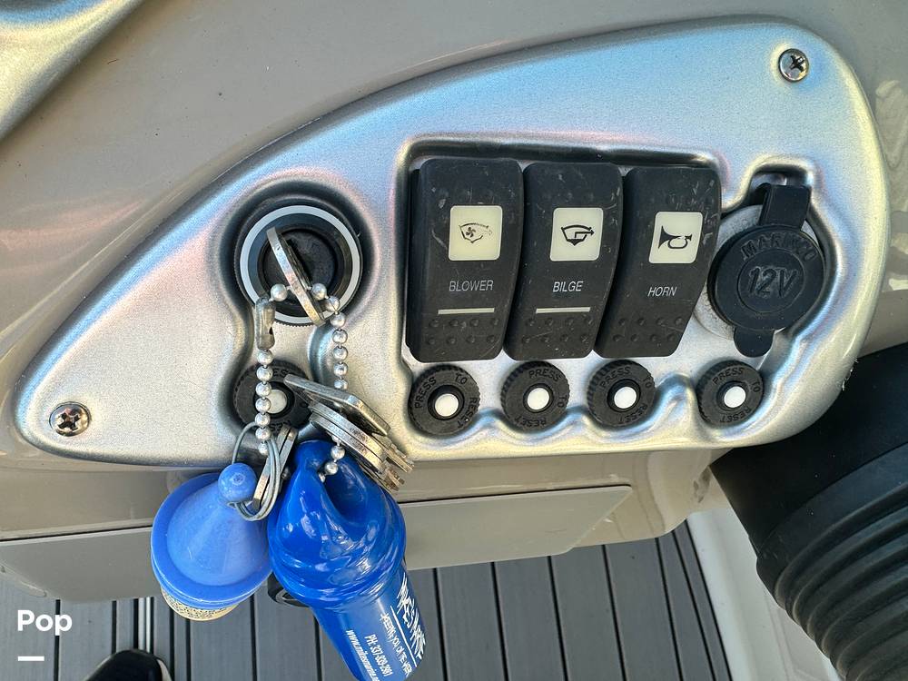 Slide: The Image of Crownline Boats 220 EX 2005 - 13608156
