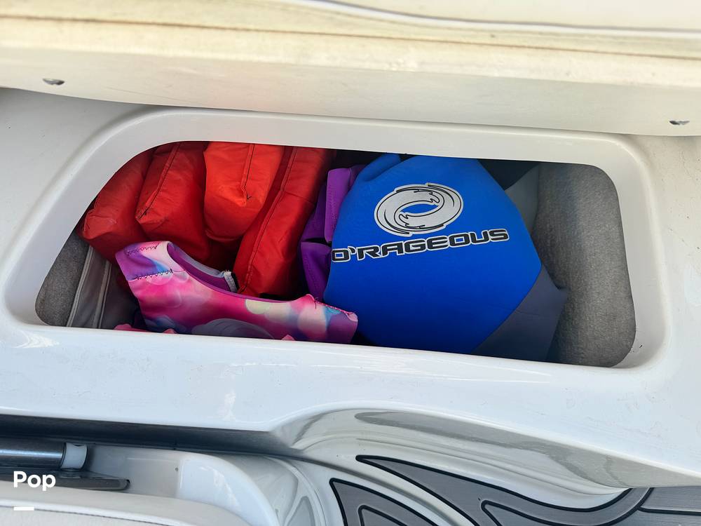 Slide: The Image of Crownline Boats 220 EX 2005 - 13608164