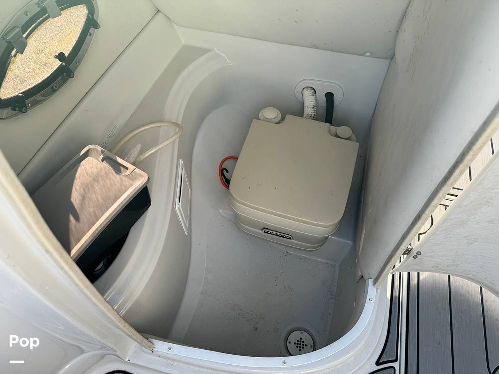 Slide: The Image of Crownline Boats 220 EX 2005 - 13608165