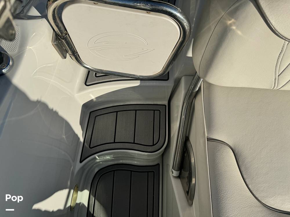 Slide: The Image of Crownline Boats 220 EX 2005 - 13608168