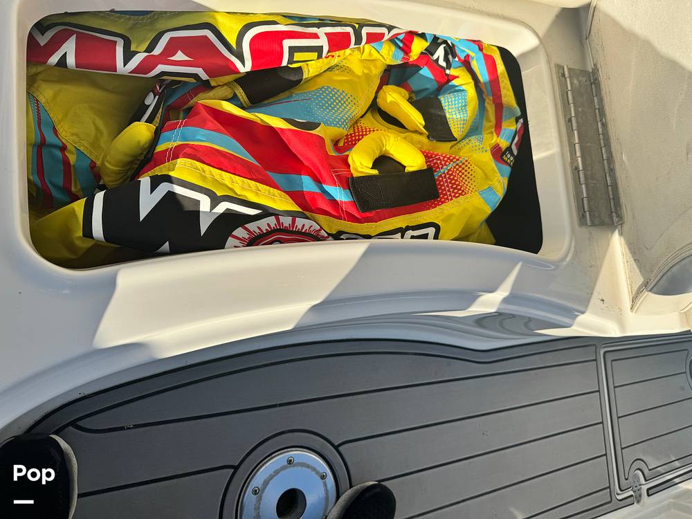 Slide: The Image of Crownline Boats 220 EX 2005 - 13608177