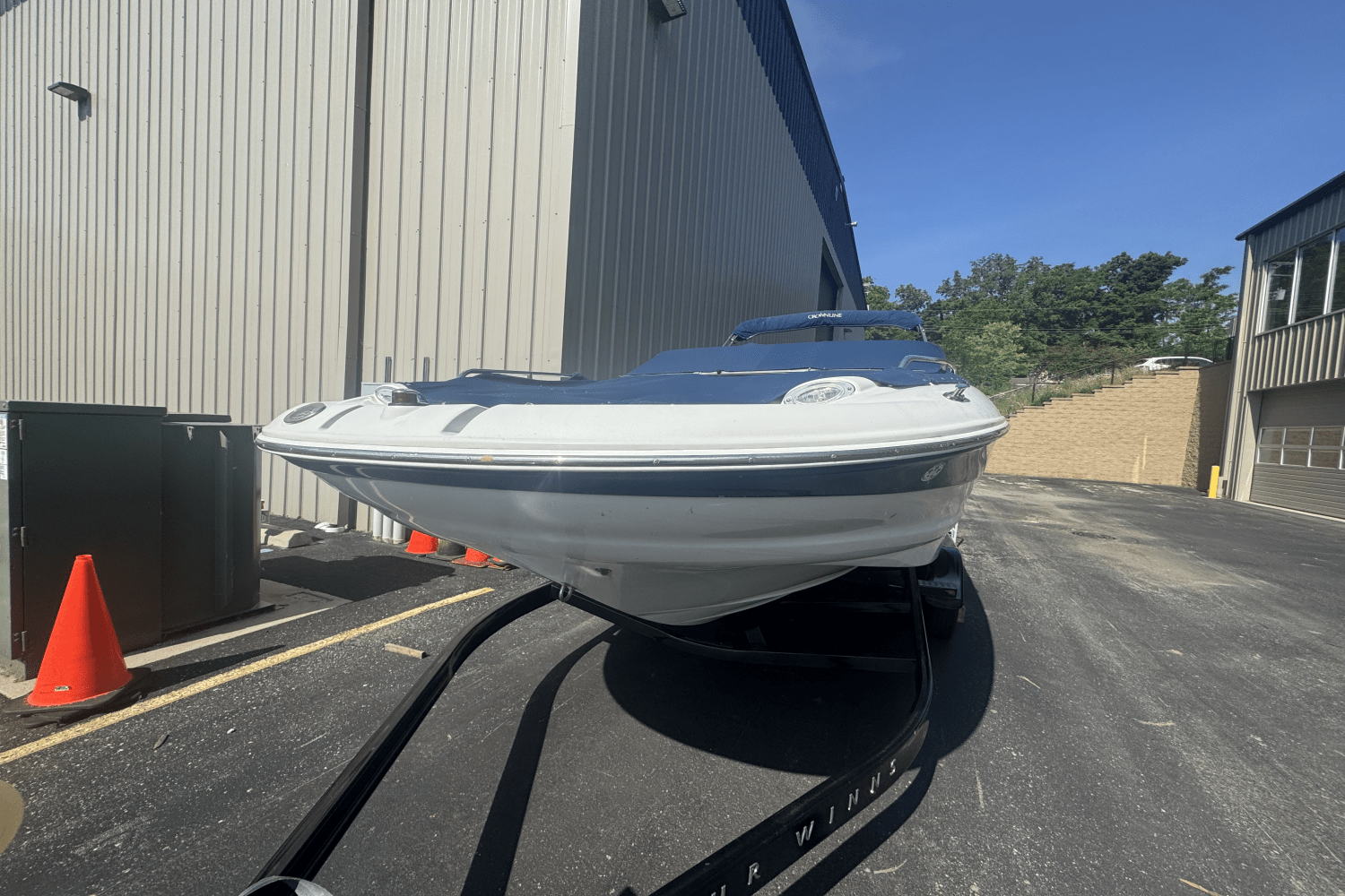Slide: The Image of Crownline Boats 220 EX 2005 - 6