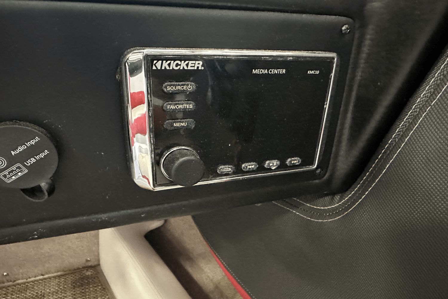 Slide: The Image of Crownline Boats 225 SS 2019 - 11