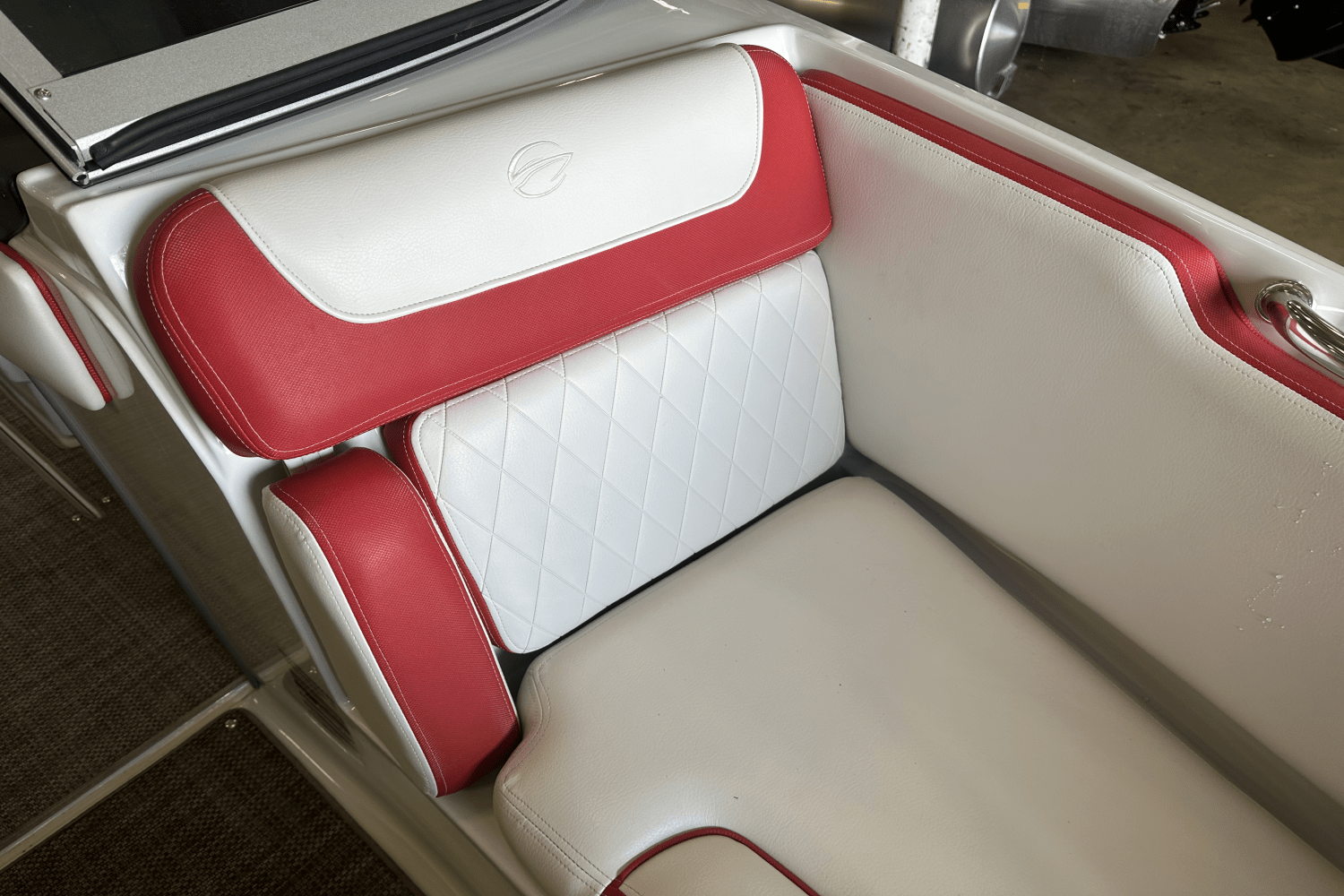 Slide: The Image of Crownline Boats 225 SS 2019 - 17