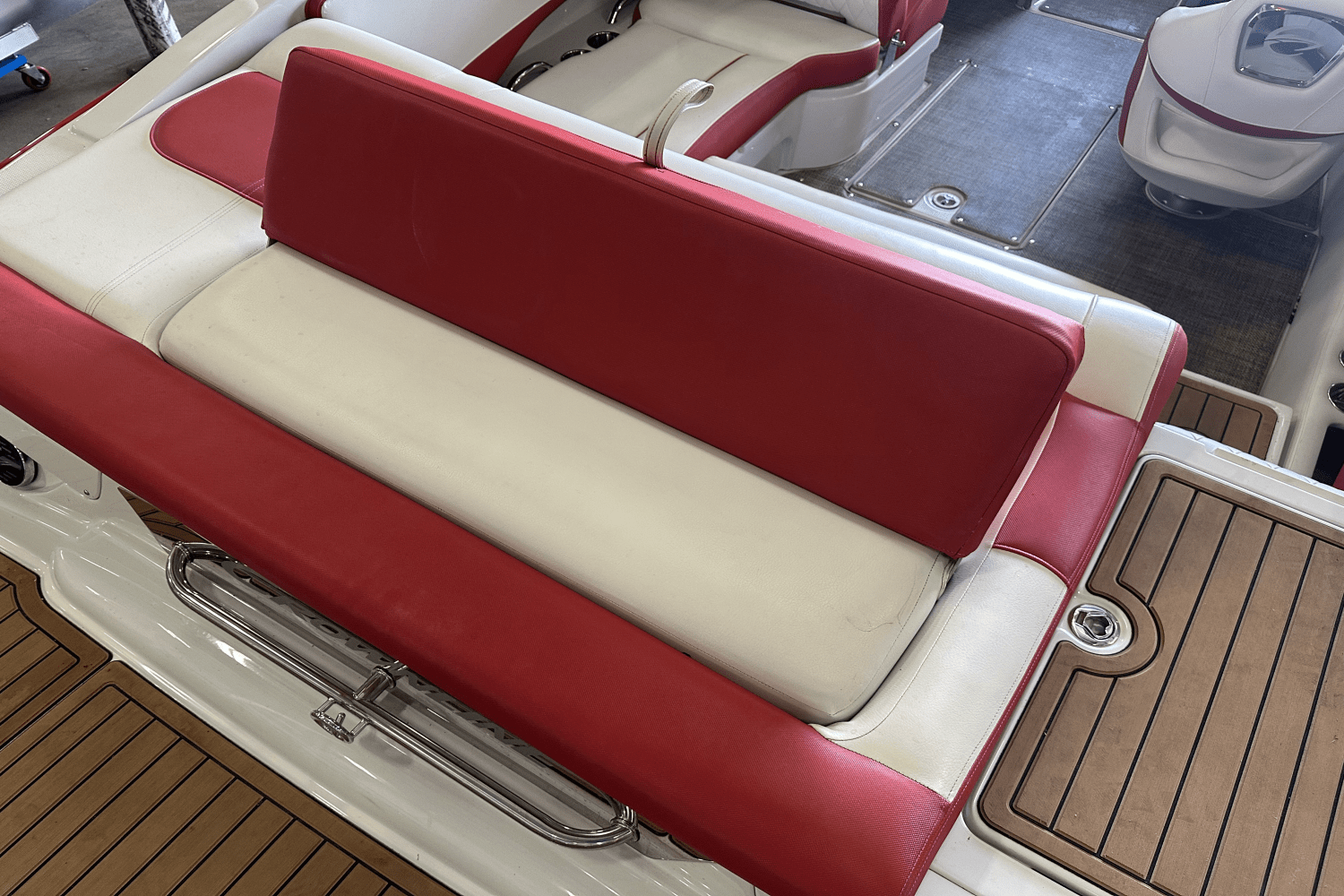 Slide: The Image of Crownline Boats 225 SS 2019 - 20