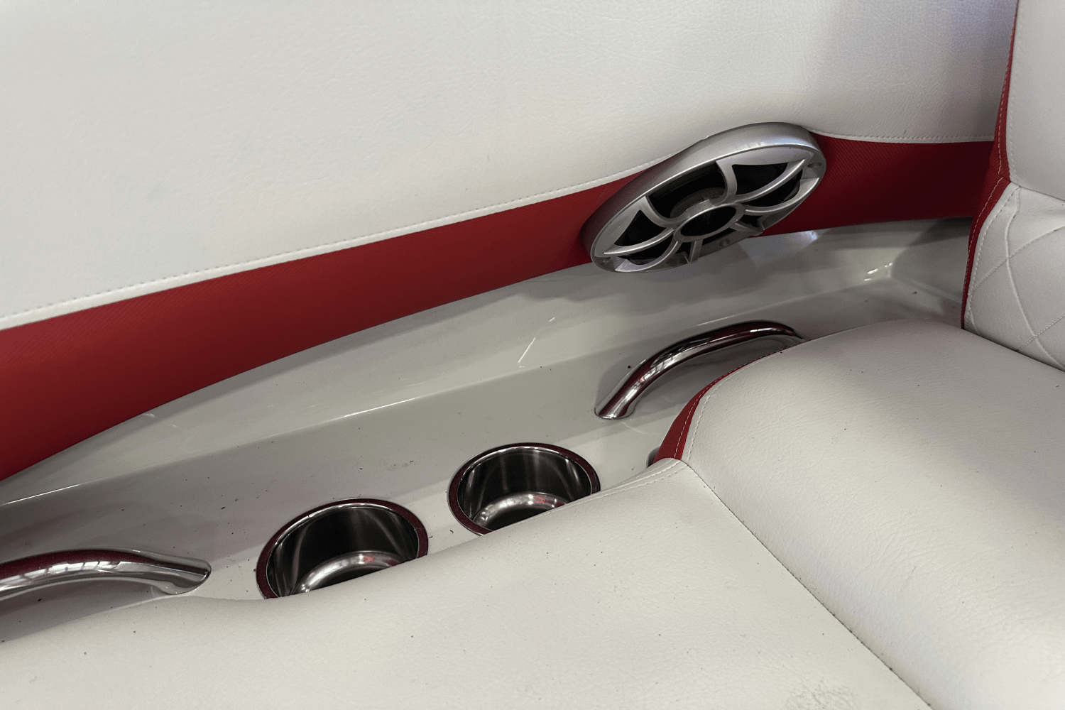 Slide: The Image of Crownline Boats 225 SS 2019 - 23