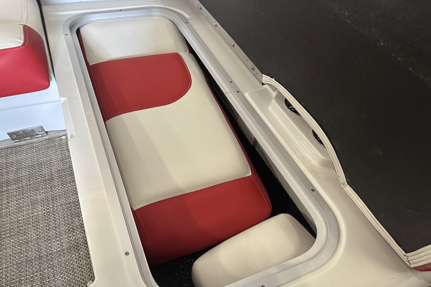 Slide: The Image of Crownline Boats 225 SS 2019 - 28