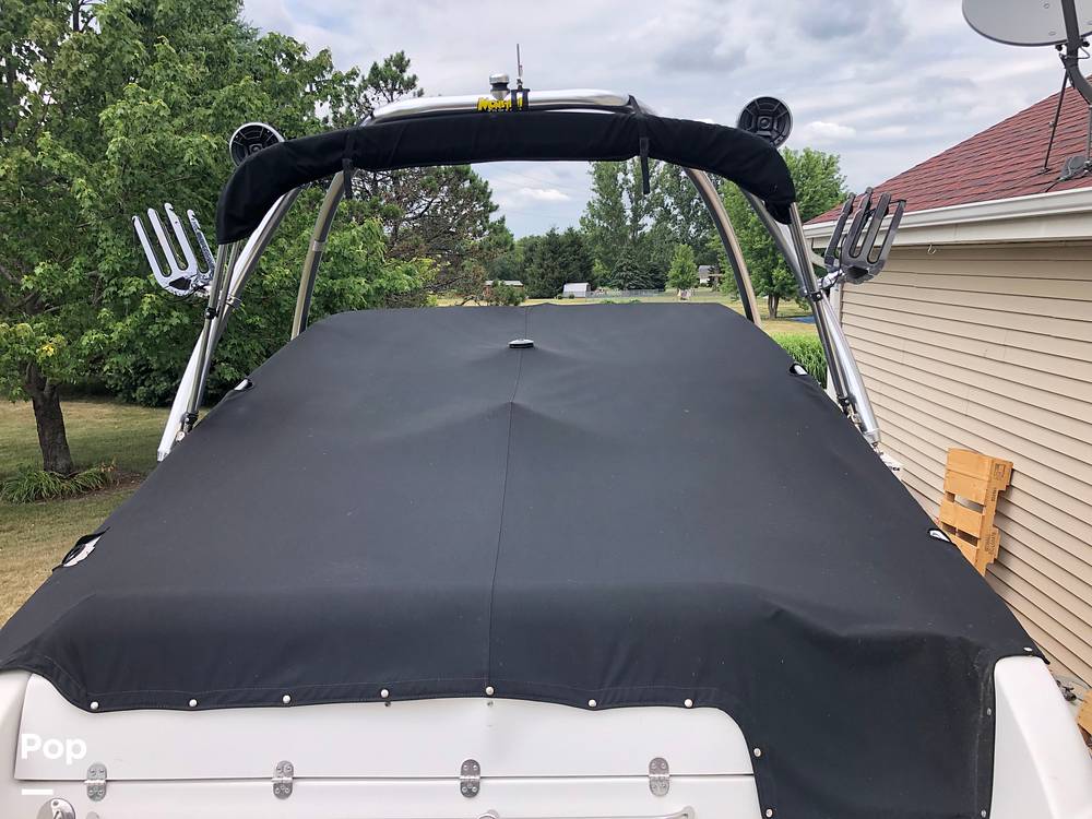 Slide: The Image of Crownline Boats 230 BR 2003 - 12960444