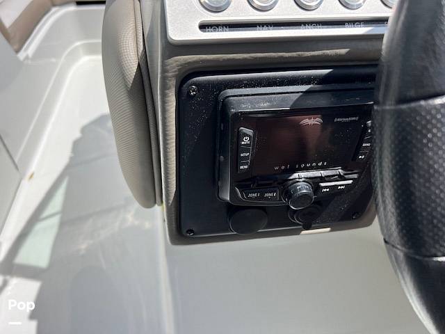 Slide: The Image of Crownline Boats 235 2023 - 14141003