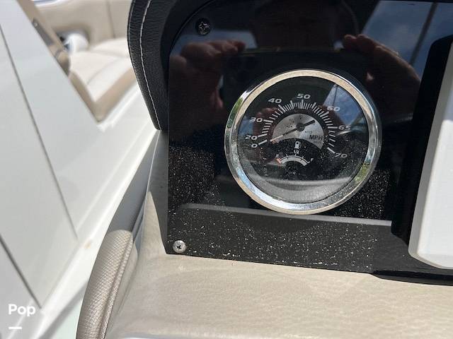 Slide: The Image of Crownline Boats 235 2023 - 14141004