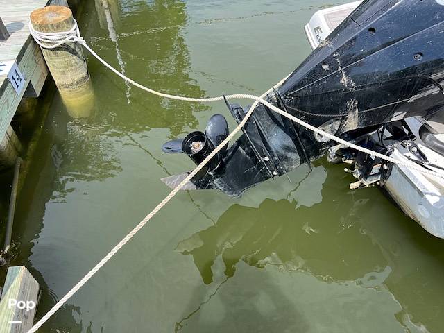 Slide: The Image of Crownline Boats 235 2023 - 14140989