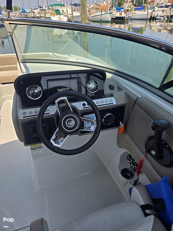 Slide: The Image of Crownline Boats 235 2023 - 15683455