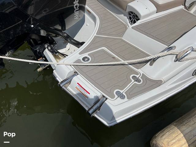 Slide: The Image of Crownline Boats 235 2023 - 14140990