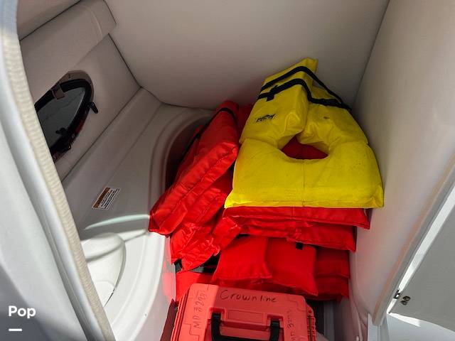 Slide: The Image of Crownline Boats 235 2023 - 14141013
