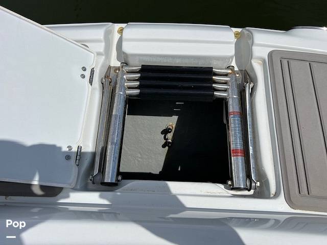 Slide: The Image of Crownline Boats 235 2023 - 14141019