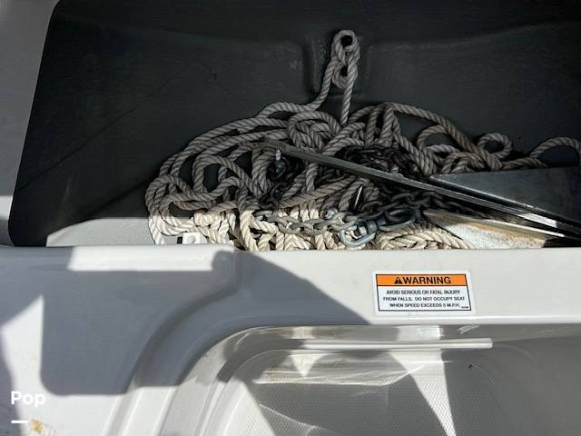 Slide: The Image of Crownline Boats 235 2023 - 14141020