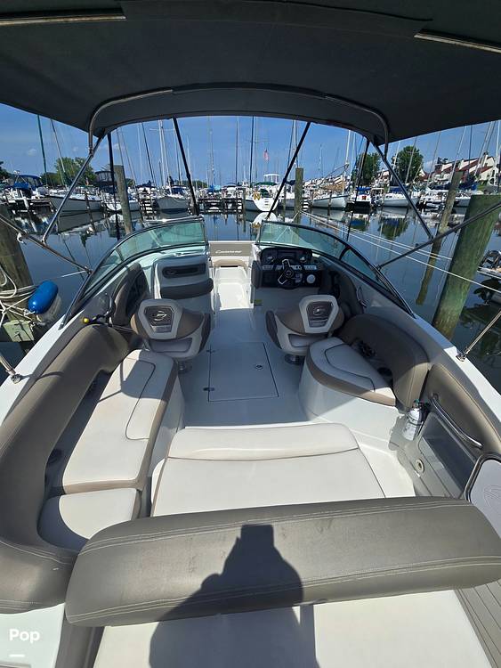 Slide: The Image of Crownline Boats 235 2023 - 15683454