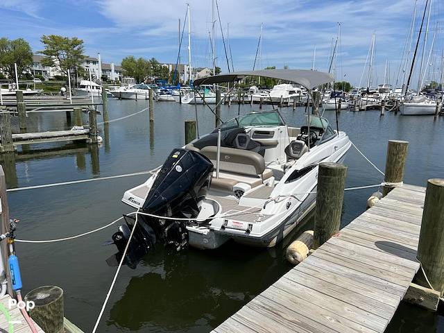 Slide: The Image of Crownline Boats 235 2023 - 14140985