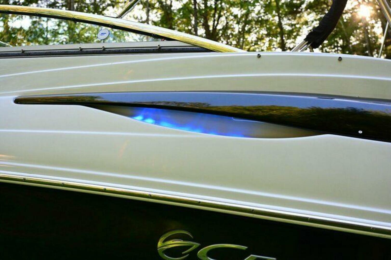 Slide: The Image of Crownline Boats 236 CR 2015 - 5214266