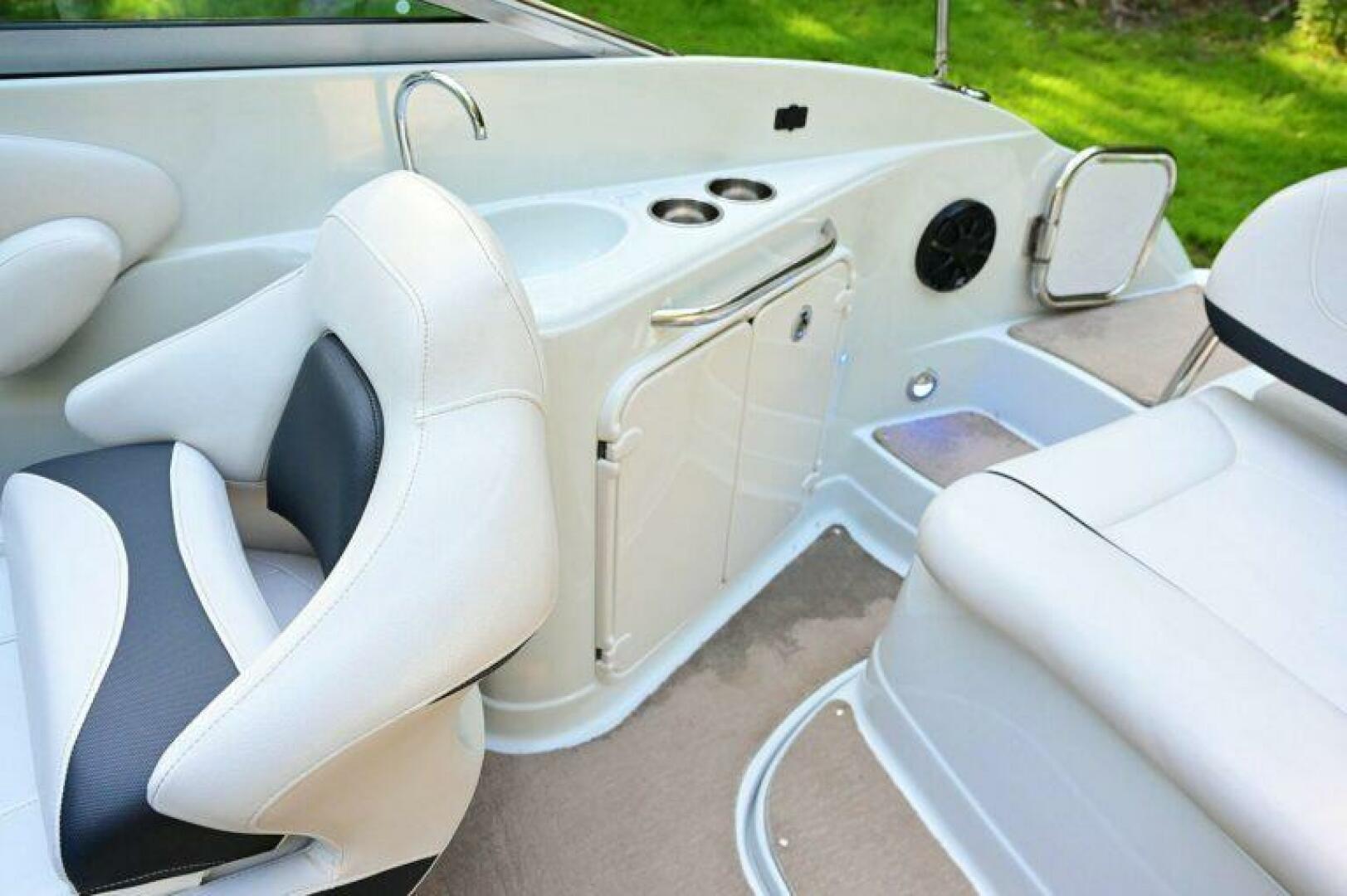 Slide: The Image of Crownline Boats 236 CR 2015 - 5214291