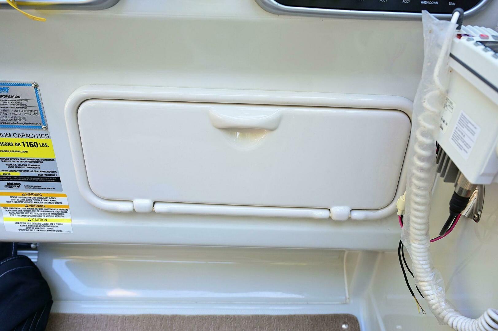 Slide: The Image of Crownline Boats 236 CR 2015 - 5214914