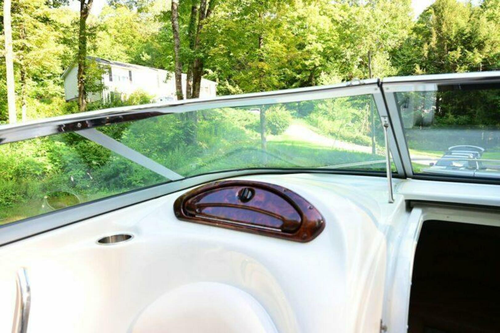 Slide: The Image of Crownline Boats 236 CR 2015 - 5214289