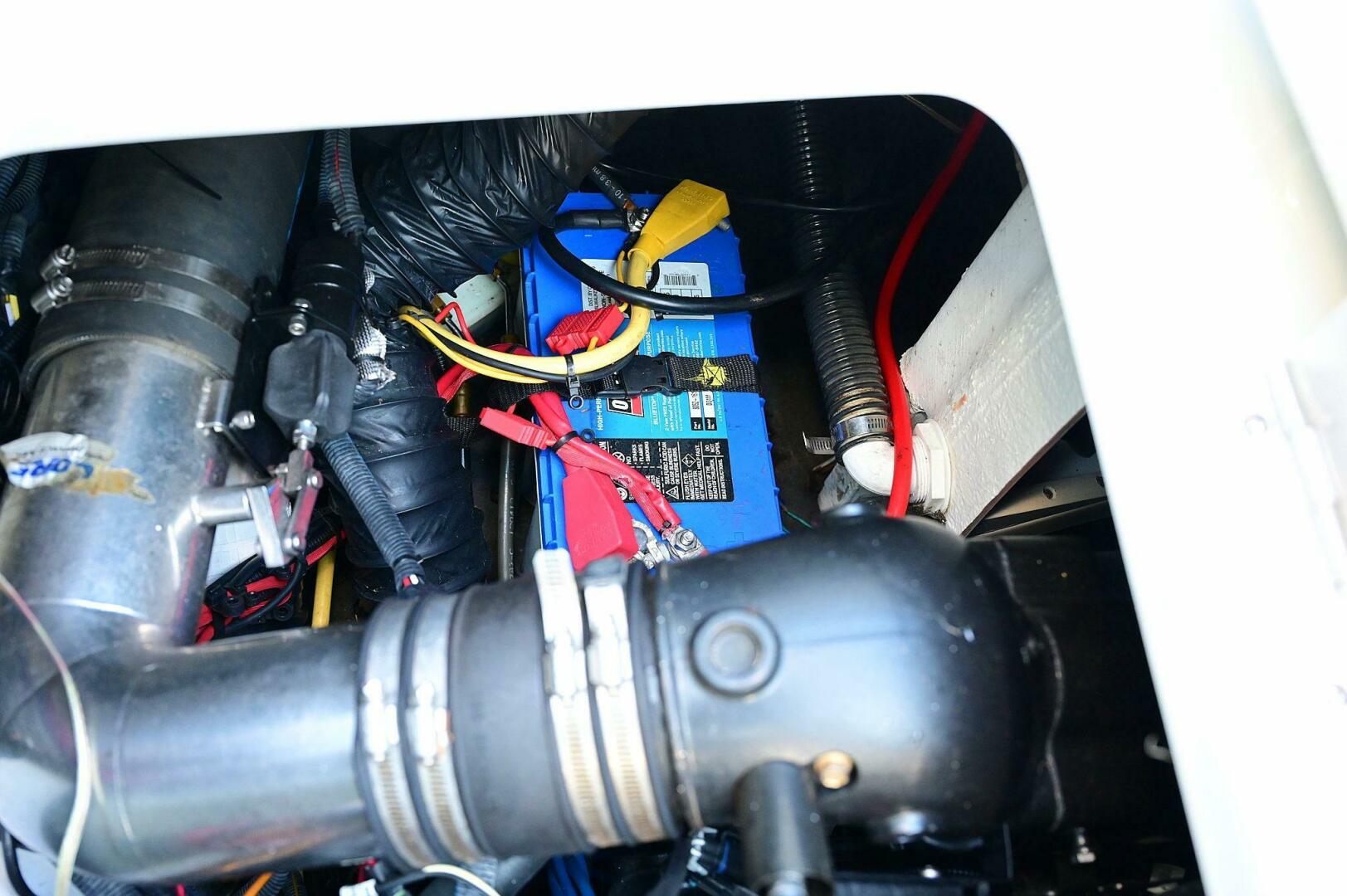 Slide: The Image of Crownline Boats 236 CR 2015 - 5214298