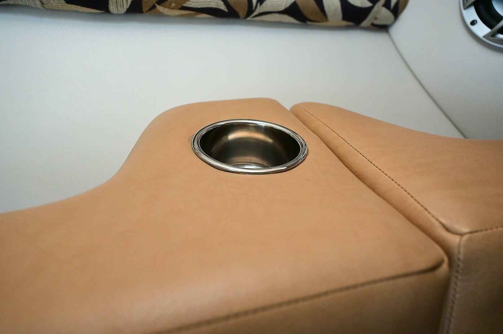 Slide: The Image of Crownline Boats 236 CR 2015 - 5214924